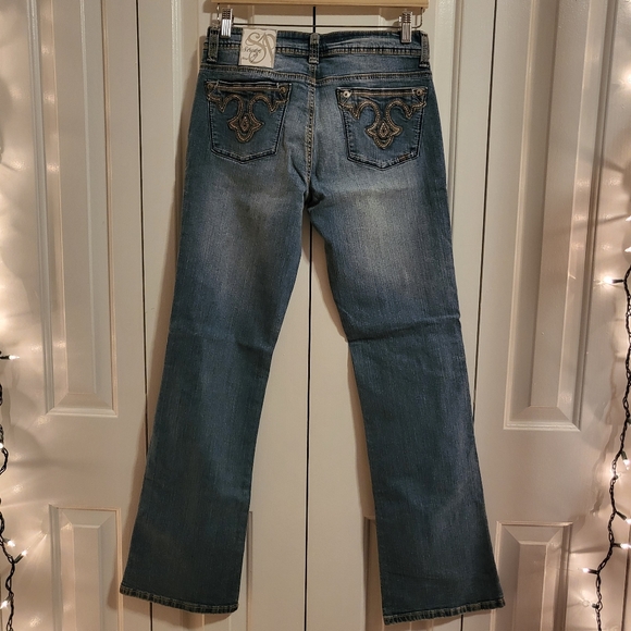 NWT South pole Freestyle Low Rise Boot Cut Distressed Jeans Size 9. - Picture 2 of 4
